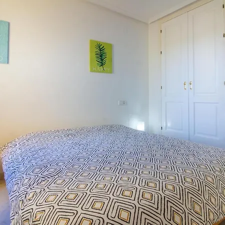 Apartamento Lovely In With Swimming Pool